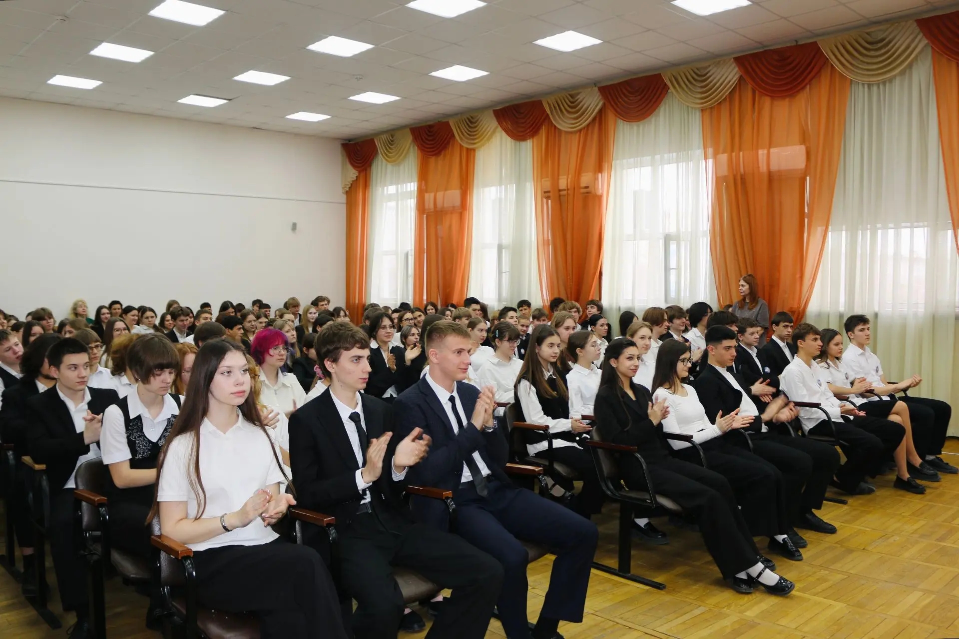 Кубанские школьники узнали об опасности дропперства и правилах поведения при получении денег от неизвестного отправителя